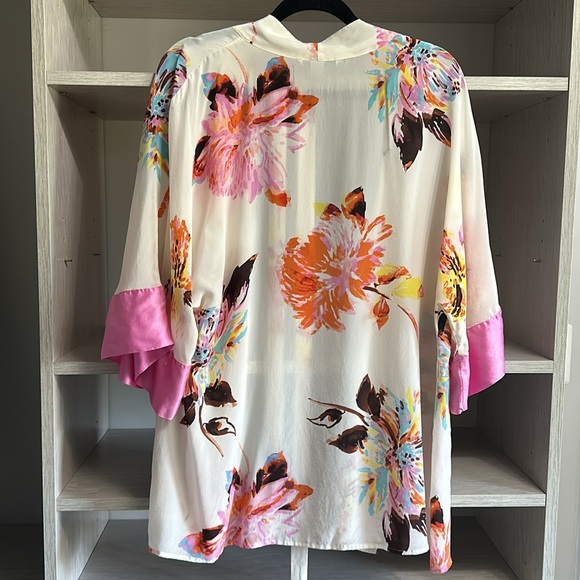 Victoria’s Secret Floral Robe, Size M/L - Picture 5 of 5